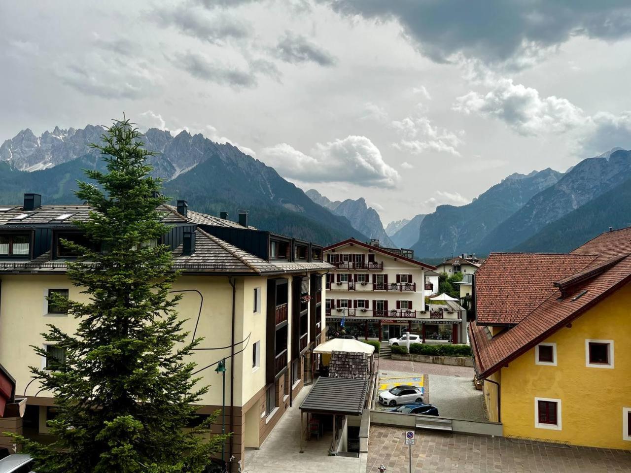 Stroblhof Toblach-도비아코 외부 사진