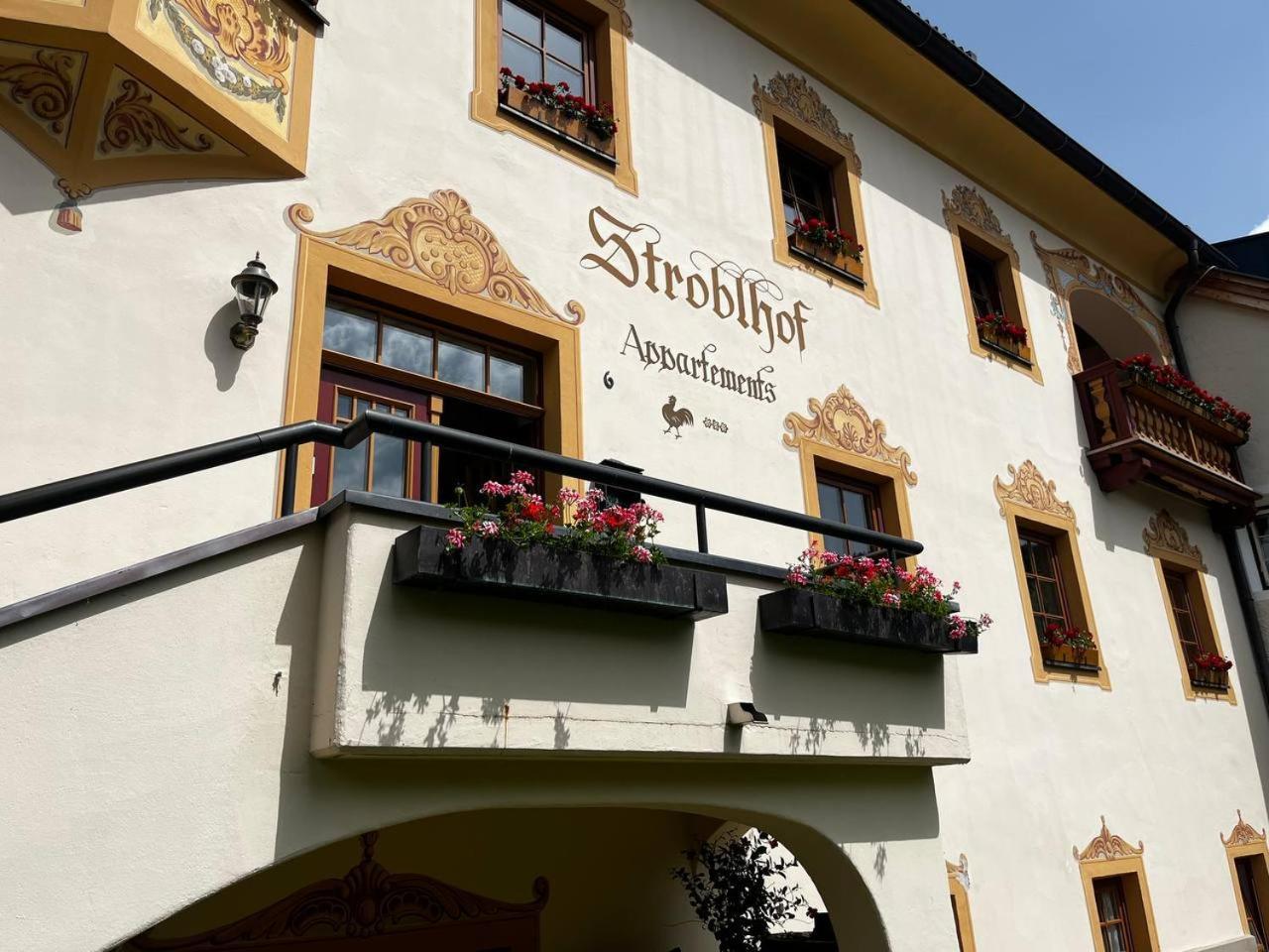 Stroblhof Toblach-도비아코 외부 사진